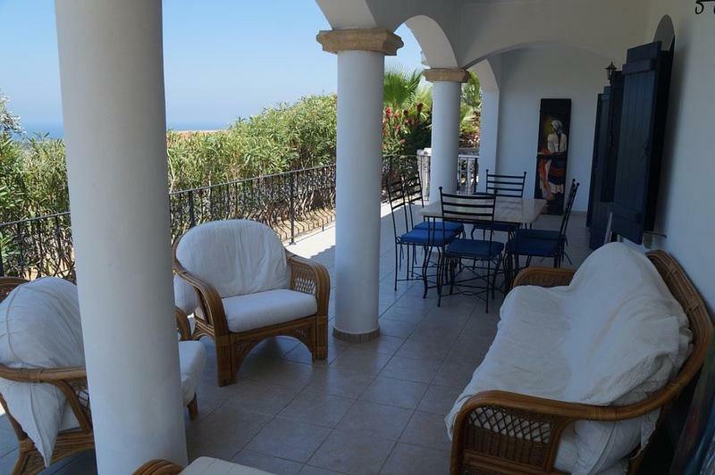 קיירניה Villa Layla מראה חיצוני תמונה