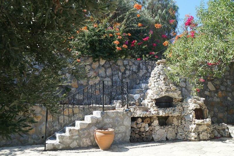 קיירניה Villa Layla מראה חיצוני תמונה