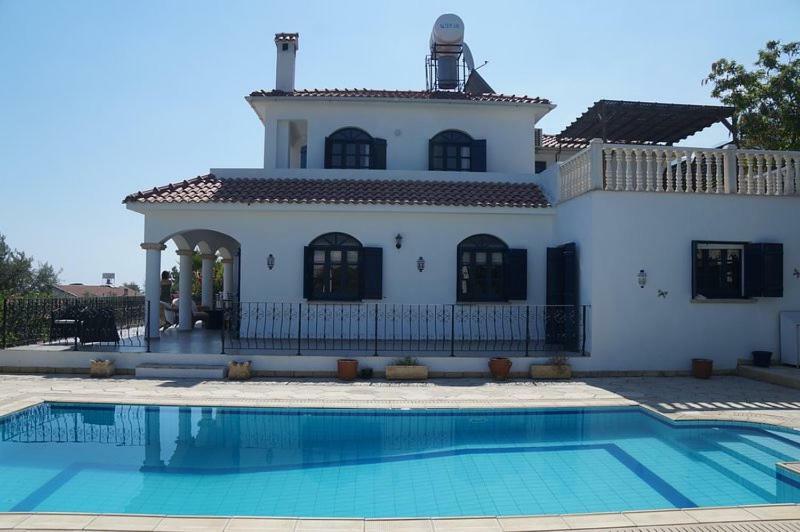 קיירניה Villa Layla מראה חיצוני תמונה
