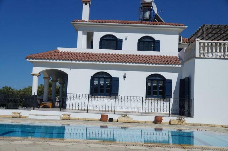 קיירניה Villa Layla מראה חיצוני תמונה
