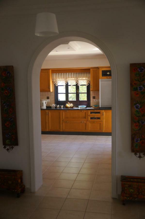 קיירניה Villa Layla מראה חיצוני תמונה
