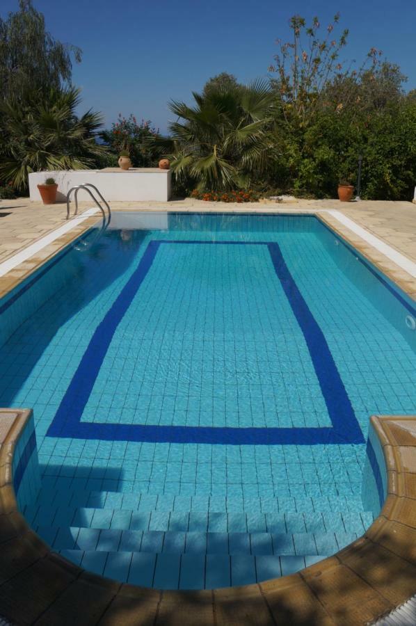 קיירניה Villa Layla מראה חיצוני תמונה